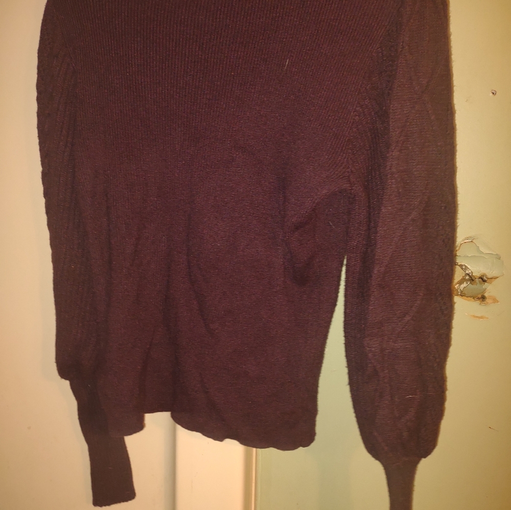 Woman's long puff sleeve purple sweater Express size medium - Picture 3 of 3